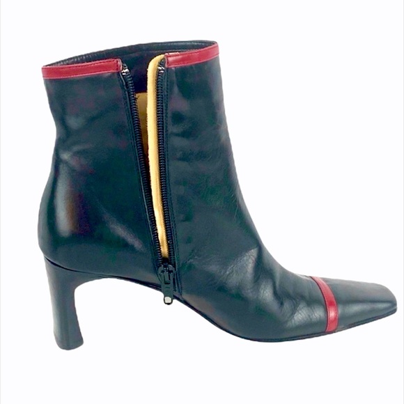 Black Short Ankle Boot with side zipper - Picture 2 of 10